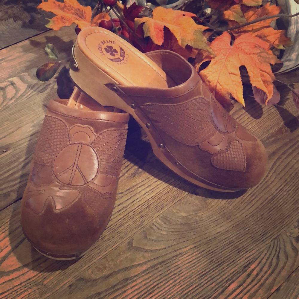 Lucky Brand Clogs size 8.5M